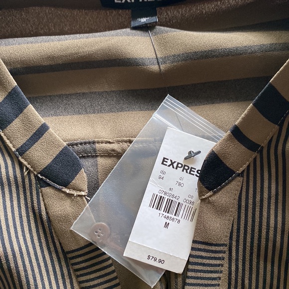 Never with tags. Express casual/work dress. Never worn. - Picture 2 of 3